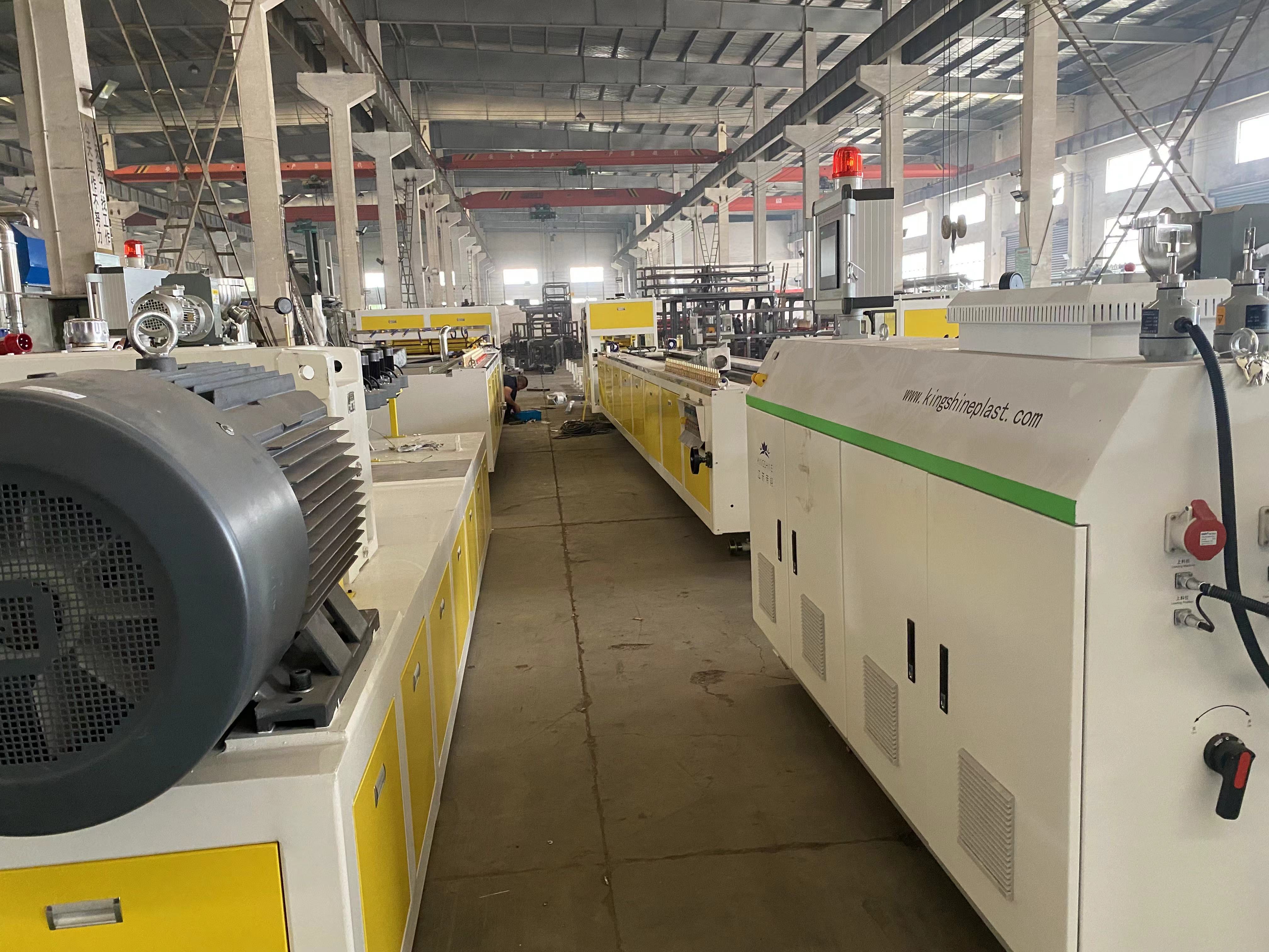 Sammansättning av hjälputrustning för extruderns produktionslinje